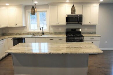 600 Colburn Ave, Dracut, MA 01826 - photo 7