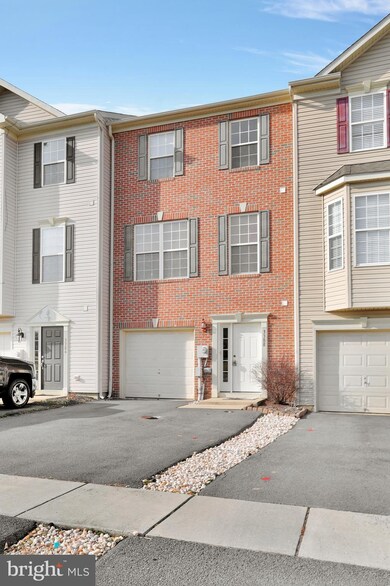 3388 Landmark Ct, Chambersburg, PA 17201 - photo 4