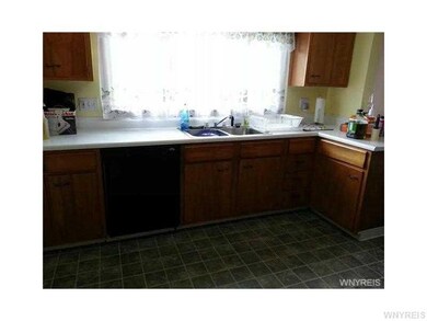Kitchen NICE FLOORING, DISHWASHER INCLUDED