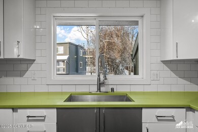 23-6469villagepkwy_ZHM_023