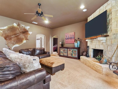 211 Chaparral Dr, Granbury, TX 76049 - photo 5