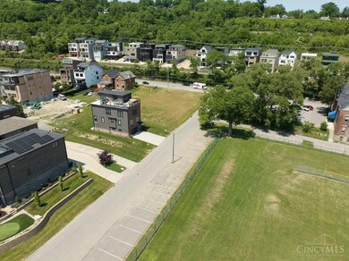 257 St Peters St, Cincinnati, OH 45226 - photo 2