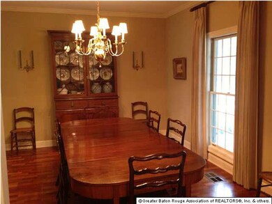 Dining room of foyer