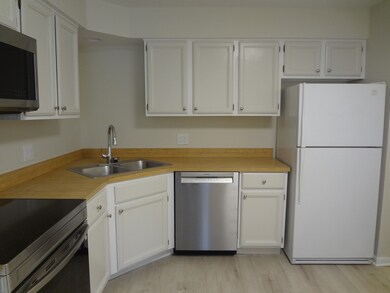 1108 Castilian Ct unit 121, Glenview, IL 60025 - photo 5