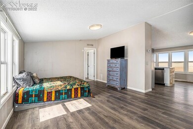 Entry/ Living Room