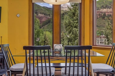 Manitou Riverhouse 101