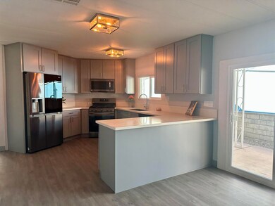 032 FAMILY ROOM