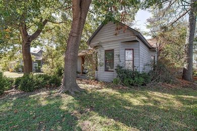 735 N Robinson St, Cleburne, TX 76031 - photo 5