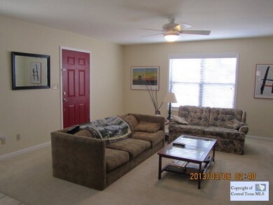 702 E Cedar St, Seguin, TX 78155 - photo 6