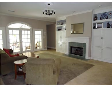 Den/Family/Great Room. Large Family room, crown an