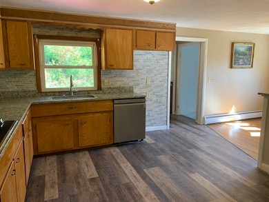 14 Marmion Ave, Worcester, MA 01606 - photo 5