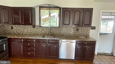 8474 Leishear Rd unit A, Laurel, MD 20723 - photo 5