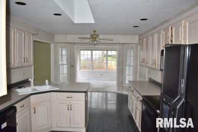 1730 E Rusholme St, Davenport, IA 52803 - photo 6