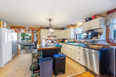 122 High St, Carver, MA 02330 - photo 4