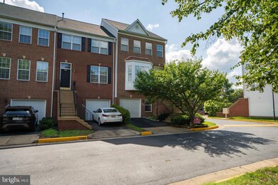 13327 Zachary Taylor Cir, Herndon, VA 20171 - photo 3