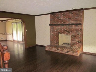 8460 Billingsley Rd, White Plains, MD 20695 - photo 4