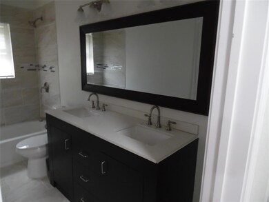 612 Plainview Dr, Hurst, TX 76054 - photo 6