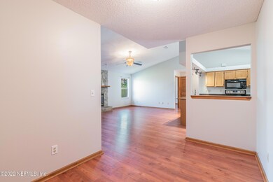 8155 Pineverde Ln, Jacksonville, FL 32244 - photo 5