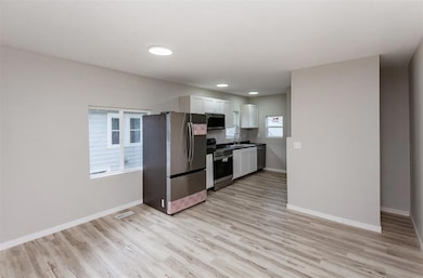 3308 Cambridge St, Des Moines, IA 50313 - photo 6