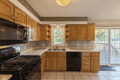 5028 Warren St, Davenport, IA 52806 - photo 7