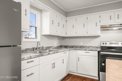 22 Lee St, Crossville, TN 38555 - photo 7