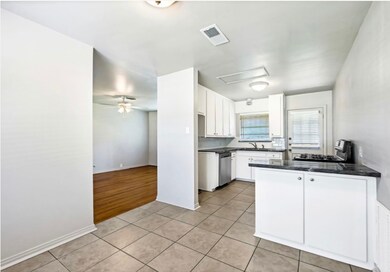 1123 W 31st St, Houston, TX 77018 - photo 6