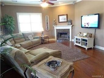 THE SPACIOUS FAMILY ROOM