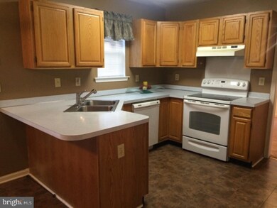 224 E Flagstone Dr, Newark, DE 19702 - photo 5