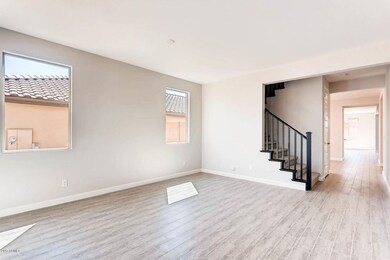 14339 W Charter Oak Rd-large-004-14-Livi