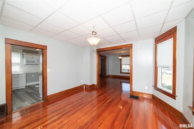 2127 Dixwell St, Davenport, IA 52802 - photo 7
