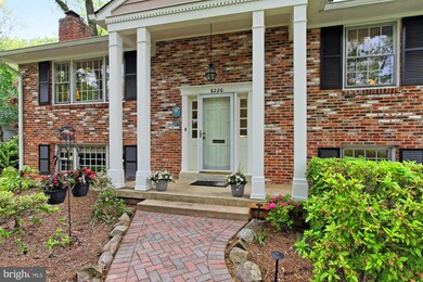 8226 Brittainy Dr, Annandale, VA 22003 - photo 4