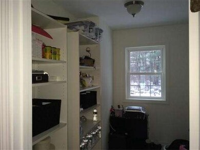 34 Elizabeth Rd, Billerica, MA 01821 - photo 6