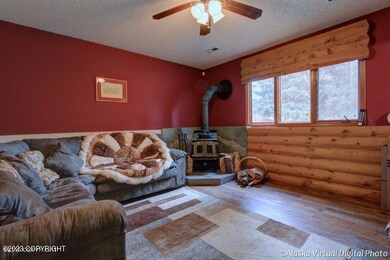 3951 Winchester family room