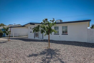 05-E Millett Ave-005