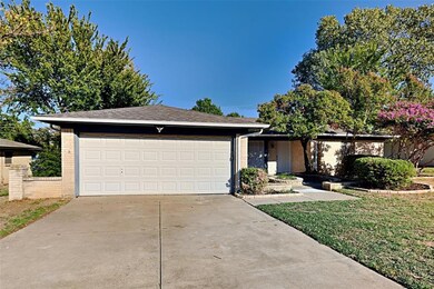 2120 Hurstview Dr, Hurst, TX 76054 - photo 2