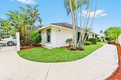 2749 SW 5th St, Delray Beach, FL 33445 - photo 5