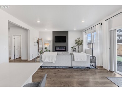 2666 26th Loop, Springfield, OR 97477 - photo 2