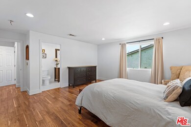 Main house-Primary bedroom