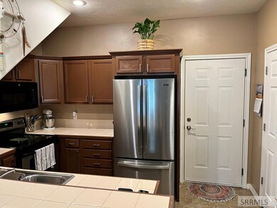 405 Forest View Dr, Driggs, ID 83422 - photo 7