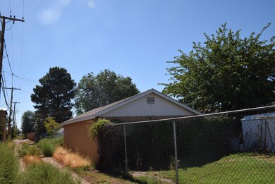 618 W Elm St, Winslow, AZ 86047 - photo 7