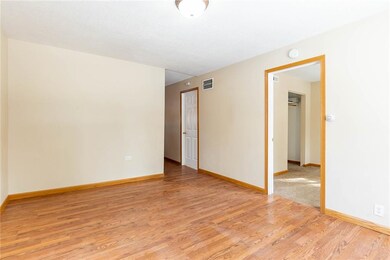 4135 Columbia St, Des Moines, IA 50313 - photo 2