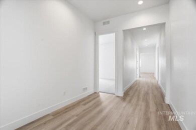 2221 N Kenora Ave, Star, ID 83669 - photo 4