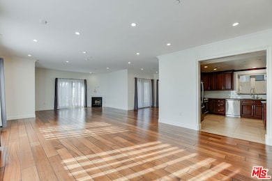 918 S Wooster St unit 1, Los Angeles, CA 90035 - photo 6