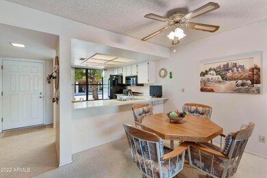 7710 Dinette kitchen