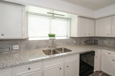 905 Chateau Place, Richmond, TX 77469 - photo 6