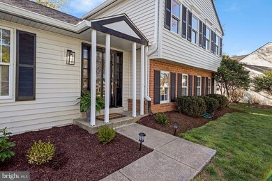 11024 Rutledge Dr, North Potomac, MD 20878 - photo 4