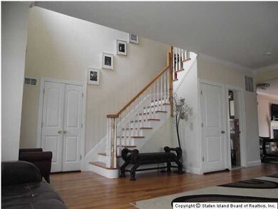 223 Olympia Blvd, Staten Island, NY 10305 - photo 2