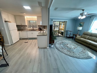 308 Juniper Cir, Lady Lake, FL 32159 - photo 5