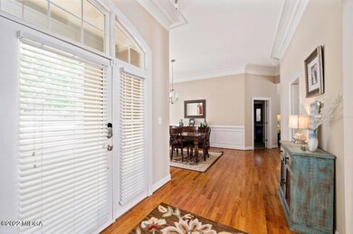 208 Foyer to DR