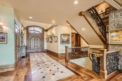 05 Foyer